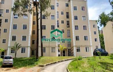 Imagem 2: Apartamento no primeiro andar com sala,cozinha com área de serviço, dois quartos, um banhe