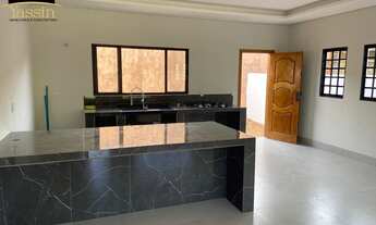 Imagem 2: Imperdível oportunidade de adquirir casa com 2 quartos e 2 suítes no bairro Bom Clima em C