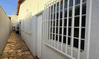 Imagem 6: CASA À VENDA NO BAIRRO SANTA ROSA - RESIDENCIAL OU COMERCIAL