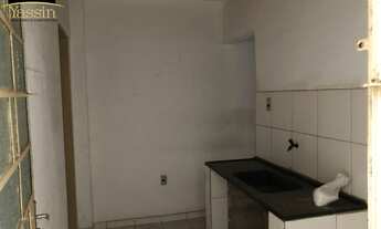 Imagem 7: Casa e um salão comercial para locação próximo à Avenida Coronel Escolástico