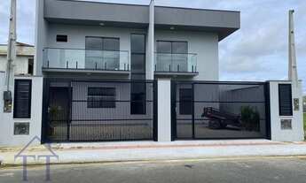 Imagem 2: Sobrado Geminado em Araquari