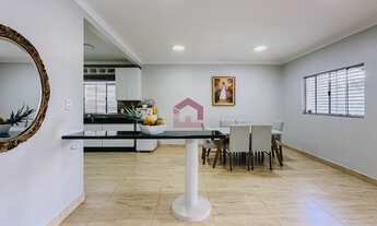 Imagem: ARNIQUEIRAS - CASA - 3 QUARTOS - 02 SUÍTES