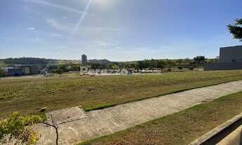 Imagem: OPORTUNIDADE! Terreno com 550,81m² localizado