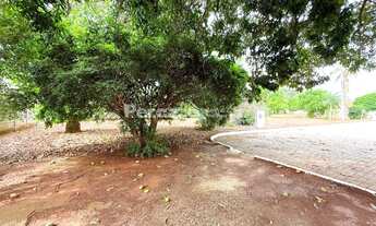 Imagem 2: Terreno localizado no Condomínio Privê do Lago Sul - SH Tororó Por R$380.000,00