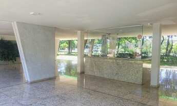 Imagem 3: SQS 113 - SEMI REFORMADO - NASCENTE - 03 QUARTOS COM ARMÁRIOS - 01 VAGA GARAGEM