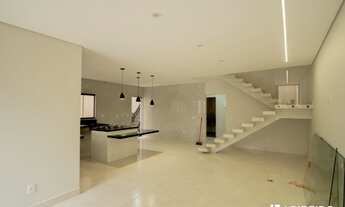 Imagem 4: Casa Moderna à Venda no Guará ? 4 Quartos, Terraço com Churrasqueira e Habite-se