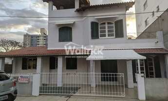 Imagem: ! CDATA Casa Localizada no Centro de Penha