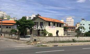 Imagem 7: ![CDATA[Casa com 8 dormitórios, ótima localização, de frente para a Marginal Leste, Meia