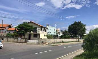 Imagem: ! CDATA Casa com 8 dormitórios, ótima