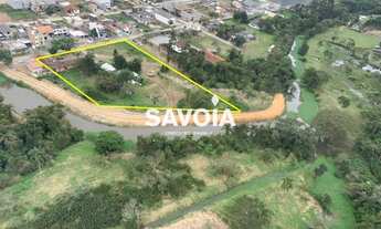 Imagem: ! CDATA Terreno com 5 lotes na rua 466