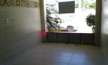 Imagem 2: ![CDATA[Loja frente de rua, com excelente localização.]]