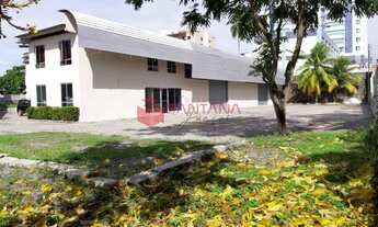 Imagem: Galpão de frente para rua em Vilas do Atlântico