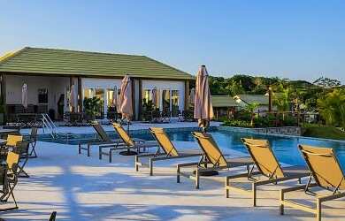 Imagem 4: ![CDATA[VILLAGE DOS IPÊS - 02 QUARTOS - PRAIA DO FORTE]]