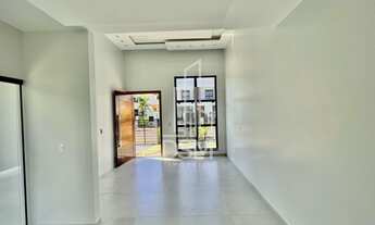 Imagem 4: ![CDATA[Casa alto padrão com 1 suíte + 2 quartos ]]