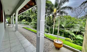 Imagem: Casa de Alto Padrão, com 3 quartos (1 suíte