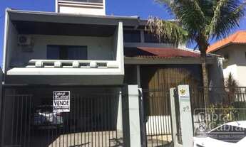 Imagem: ! CDATA Belíssima casa com 04 dormitórios