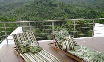 Imagem 3: ![CDATA[Casa em Condomínio Fechado Balneário Camboriú, com 04 dormitórios e 04 vagas de g