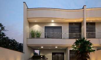 Imagem 2: Amplo e moderno sobrado no centro de Piçarras com suíte master, closet e piscina