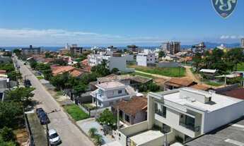 Imagem 2: Sobrado 3 Dormitórios com Amplo espaço de Terreno