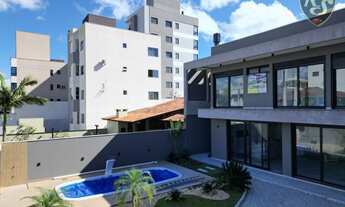 Imagem 2: Sobrado Alto Padrão com Piscina e 4 dormitórios