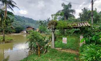 Imagem: ! CDATA Sitio com lagoa há poucos minutos