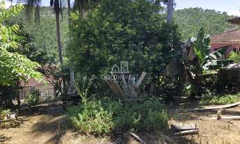 Imagem 3: ![CDATA[Casa com amplo terreno no bairro Limoeiro - Itajaí]]