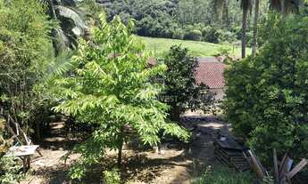 Imagem 4: ![CDATA[Casa com amplo terreno no bairro Limoeiro - Itajaí]]