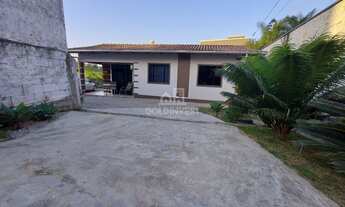 Imagem: ! CDATA Casa com 3 dormitórios no bairro