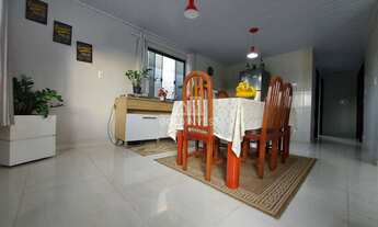 Imagem 3: ![CDATA[Casa com 3 dormitórios no bairro Campeche em Itajaí]]