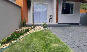 Imagem: ! CDATA Casa mobiliada e terreno amplo em