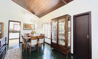 Imagem 5: ![CDATA[Casa semi-mobiliada, com 3 quartos, próximo do Centro de Brusque]]