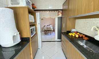 Imagem 2: ![CDATA[Casa com 3 quartos 135 m² Travessa Lagoa Dourada terreno grande com 804 m² a 10