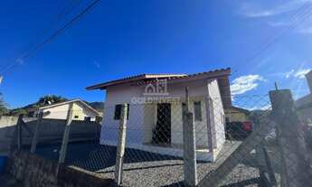 Imagem 3: ![CDATA[Casa em Guabiruba 2 quartos a 5 minutos Centro de Guabiruba]]