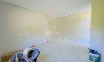 Imagem 5: ![CDATA[Sobrado com passagem lateral com espaço para área de festa em Águas Claras]]