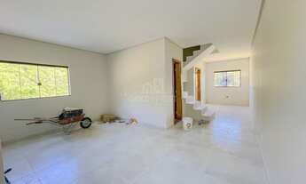 Imagem 4: ![CDATA[Sobrado com passagem lateral com espaço para área de festa em Águas Claras]]