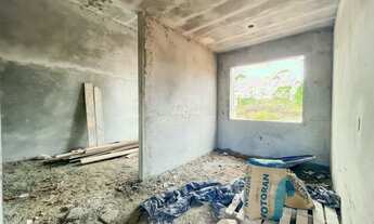 Imagem 4: ![CDATA[Casa com 3 quartos com passagem lateral no centro da Guabiruba ]]