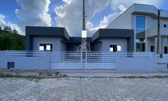 Imagem 2: ![CDATA[Casa de 3 dormitórios (1 suíte mais 2 dormitórios), vaga para dois carros, na Gua