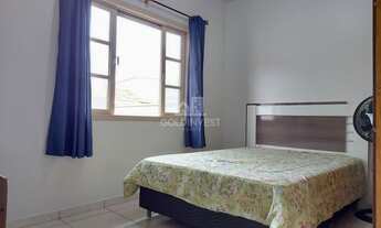 Imagem 4: ![CDATA[Casa solta com 3 dormitórios no bairro Limeira]]