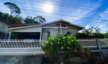 Imagem: ! CDATA Casa Solta com 4 Quartos 10 minutos