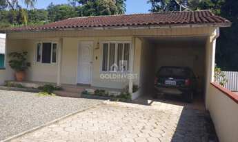 Imagem 3: ![CDATA[Casa no Centro de Brusque com 650m² de terreno e 3 quartos.]]