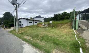 Imagem: ! CDATA Amplo terreno com área de 2.000