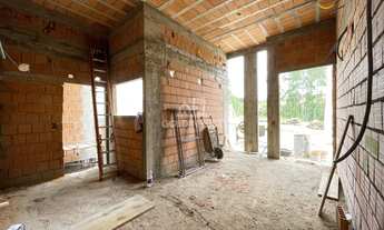 Imagem 6: ![CDATA[Última unidade Casa com 3 quartos (1 suíte) no centro da Guabiruba]]