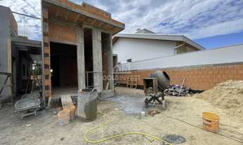 Imagem 3: ![CDATA[Última unidade Casa com 3 quartos (1 suíte) no centro da Guabiruba]]