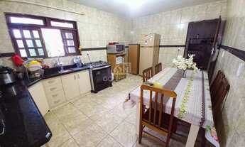 Imagem 4: ![CDATA[Casa solta com 3 quartos no bairro Guabiruba Sul próximo ao Centro de Guabiruba]