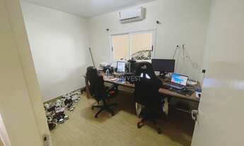 Imagem 4: ![CDATA[Terreno com 2 casas no Jardim Azaleia totalizando 270m² , perfeito para 2 famíli