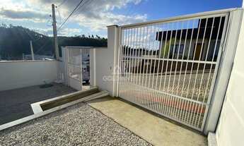 Imagem 3: ![CDATA[Sobrado com 3 quartos (1 suíte) com área de festa no bairro Zantão]]