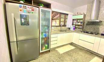 Imagem 7: ![CDATA[Casa de Alto Padrão semi mobiliada a 16 minutos do Centro de Brusque com 231,64 m