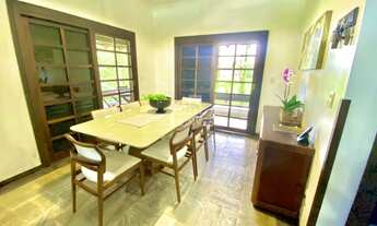 Imagem 6: ![CDATA[Casa de Alto Padrão semi mobiliada a 16 minutos do Centro de Brusque com 231,64 m