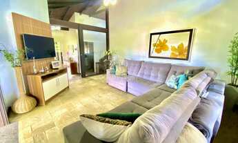 Imagem 3: ![CDATA[Casa de Alto Padrão semi mobiliada a 16 minutos do Centro de Brusque com 231,64 m