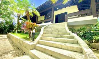 CDATA[Casa de Alto Padrão semi mobiliada a 16 minutos do Centro de Brusque com 231,64 m
Bateas, Brusque - SC
O imóvel "![cdata[casa de alto padrão semi mobiliada a 16 minutos do centro de brusque com 231,64 m" possui 4 dormitórios, 1 suíte, 2 banheiros, 2 vagas na garagem, venda por R$2.560.000, 2584m² de área total, 2584m² de área privada, piscina e está localizado em Bateas, Brusque.
Casa à venda
Atualizado há mais de 1 mês
PREÇO R$ 2.560.000
Inclai Imóveis
Ver anúnciosConversar com o anunciante
Tem interesse?
Envie uma mensagem ao anunciante.
![Imagem 1: ![CDATA[Casa de Alto Padrão semi mobiliada a 16 minutos do Centro de Brusque com 231,64 m